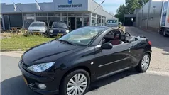 Zwart Gebruikt 2005 Peugeot 206 CC Cabriolet | € 2.399 (Eerlijke prijs)