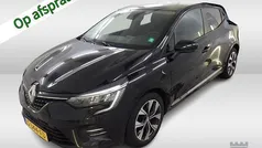 Zwart Gebruikt 2023 Renault Clio V Evolution Hatchback | € 15.200 (Eerlijke prijs)