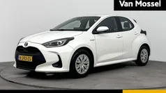 Wit Gebruikt 2021 Toyota Yaris Hybrid Active Hatchback | € 20.735 (Eerlijke prijs)