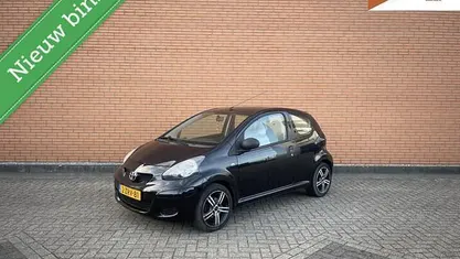 Occasion Toyota Aygo 68 PK (50 kW) 2011 Zwart Hatchback