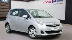 Zilver Gebruikt 2012 Toyota Verso-S Comfort MPV | € 9.750 (Goede deal)