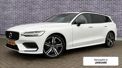 Wit Occasion 2021 Volvo V60 Momentum Stationwagen | € 25.899 (Eerlijke prijs)