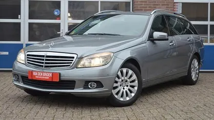 Grijs (metallic) Gebruikt 2009 Mercedes C220 Elegance Stationwagen | € 4.450 (Eerlijke prijs)
