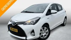 Wit Gebruikt 2017 Toyota Yaris Hybrid Trend Hatchback | € 12.999 (Eerlijke prijs)