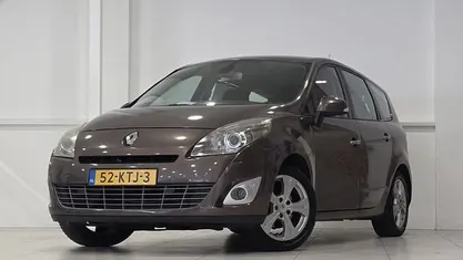 Bruin Occasion 2010 Renault Grand Scénic III Business MPV | € 2.494 (Eerlijke prijs)