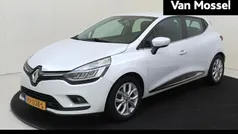 Wit Gebruikt 2018 Renault Clio IV Intens Hatchback | € 11.935 (Eerlijke prijs)