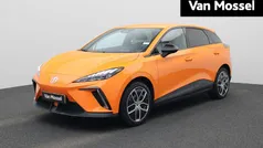 Oranje Gebruikt 2023 MG MG4 EV Luxury Hatchback | € 23.245 (Eerlijke prijs)