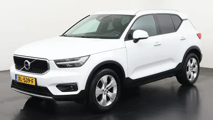 Wit Gebruikt 2019 Volvo XC40 Momentum SUV | € 23.690 (Super prijs)