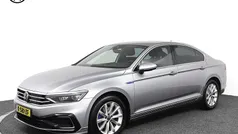 Gebruikt 2021 VW Passat Business Sedan | € 25.795 (Goede deal)