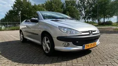 Grijs Gebruikt 2002 Peugeot 206 CC Cabriolet | € 1.499 (Eerlijke prijs)