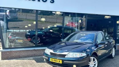 Groen Occasion 2004 Renault Laguna II Hatchback | € 1.750 (Eerlijke prijs)