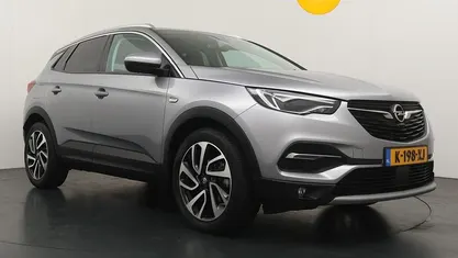 Grijs Occasion 2019 Opel Grandland X Innovation SUV | € 18.899 (Eerlijke prijs)