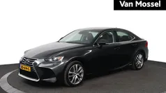 Zwart Gebruikt 2018 Lexus IS300h Business Edition Sedan | € 22.950 (Goede deal)