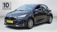 Zwart Gebruikt 2024 Toyota Yaris Hatchback | € 22.950 (Eerlijke prijs)