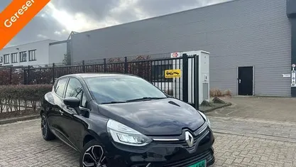 Gebruikt 2017 Renault Clio IV Bose Edition Hatchback | € 8.199 (Eerlijke prijs)