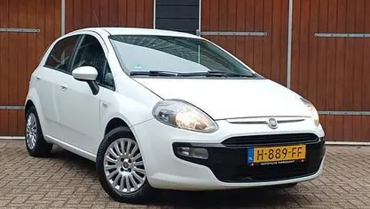 Wit Gebruikt 2011 Fiat Punto Pop Hatchback | € 2.950 (Eerlijke prijs)
