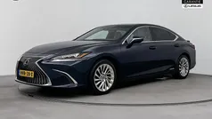 Blauw Gebruikt 2020 Lexus ES300H President Line Sedan | € 44.950 (Eerlijke prijs)