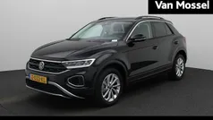 Zwart Gebruikt 2024 VW T-Roc Edition SUV | € 32.900 (Eerlijke prijs)