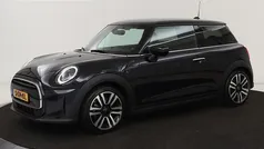 Blauw Gebruikt 2023 Mini Cooper Classic Hatchback | € 17.900 (Eerlijke prijs)