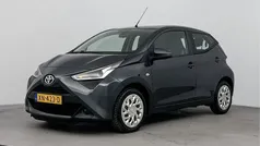 Grijs metallic Gebruikt 2019 Toyota Aygo X-play Hatchback | € 8.945 (Goede deal)