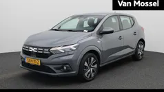 Grijs Gebruikt 2024 Dacia Sandero Expression Hatchback | € 18.440 (Goede deal)
