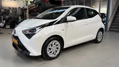 Wit Gebruikt 2018 Toyota Aygo X-play Hatchback | € 10.650 (Eerlijke prijs)