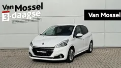 Wit Gebruikt 2019 Peugeot 208 Signature Sky Hatchback | € 12.440 (Eerlijke prijs)