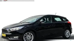 Zwart Gebruikt 2018 Ford Focus Hatchback | € 11.945 (Eerlijke prijs)
