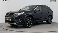 Zwart, metallic lak Gebruikt 2023 Toyota RAV4 SUV | € 41.450 (Eerlijke prijs)
