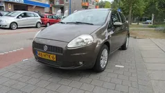 Bruin Gebruikt 2009 Fiat Grande Punto Lusso Hatchback | € 2.450 (Eerlijke prijs)