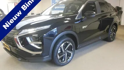 Zwart (metallic) Gebruikt 2022 Mitsubishi Eclipse Cross Intense SUV | € 19.995 (Super prijs)