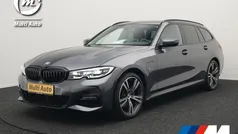 Grijs Gebruikt 2022 BMW 320 M Sport Stationwagen | € 32.740 (Eerlijke prijs)