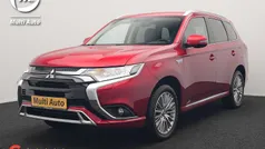 Rood Gebruikt 2020 Mitsubishi Outlander P-HEV Intense SUV | € 24.730 (Eerlijke prijs)