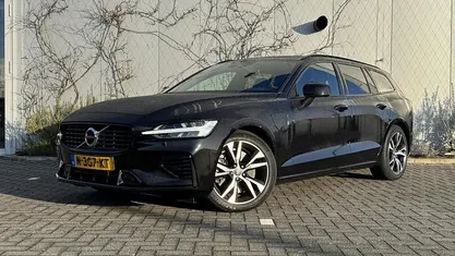 Occasion 2021 Volvo V60 R-Design Stationwagen | € 34.894 (Eerlijke prijs)