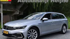 Zilver, metallic lak Gebruikt 2020 VW Passat Business Stationwagen | € 23.445 (Eerlijke prijs)