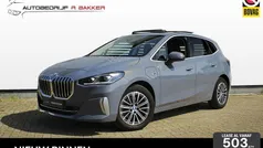 Grijs, metallic lak Gebruikt 2023 BMW 225 Active Tourer Luxury Line MPV | € 37.950 (Eerlijke prijs)