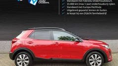 Roodsignal red / black pearl Gebruikt 2021 Kia Stonic SUV | € 19.900 (Eerlijke prijs)