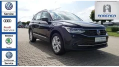 Zwart Gebruikt 2020 VW Tiguan Life SUV | € 34.260 (Eerlijke prijs)