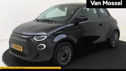 Occasion 2022 Fiat 500e Red Hatchback | € 15.940 (Eerlijke prijs)