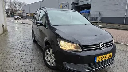 Occasion 2011 VW Touran Highline MPV | € 8.950 (Eerlijke prijs)