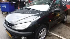Zwart Gebruikt 1999 Peugeot 206 Hatchback | € 947 (Eerlijke prijs)
