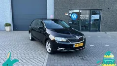 Zwart Gebruikt 2018 Skoda Rapid Clever Hatchback | € 7.999 (Goede deal)