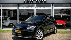 Zwart Gebruikt 2021 VW Tiguan Elegance SUV | € 30.900 (Eerlijke prijs)