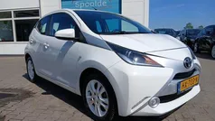 Gebruikt 2016 Toyota Aygo X-pure Hatchback | € 5.999 (Eerlijke prijs)