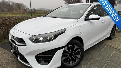 Wit Gebruikt 2022 Kia Ceed Hatchback | € 21.900 (Goede deal)