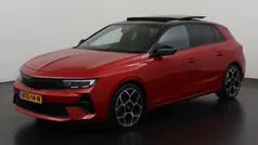 Rood Gebruikt 2022 Opel Astra Ultimate Hatchback | € 26.945 (Eerlijke prijs)