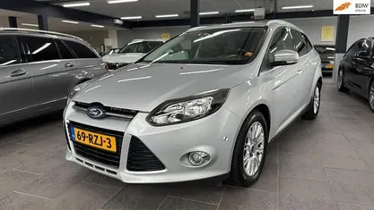 Grijs Occasion 2011 Ford Focus Titanium Stationwagen | € 4.995 (Eerlijke prijs)