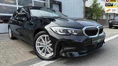 Zwart Gebruikt 2021 BMW 320e M Sport Sedan | € 29.950 (Eerlijke prijs)