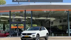 Wit Gebruikt 2021 VW T-Roc United SUV | € 22.845 (Eerlijke prijs)