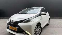 Wit Gebruikt 2017 Toyota Aygo X-wave Hatchback | € 6.950 (Goede deal)